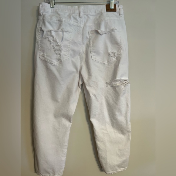 American Eagle White Stretch Distressed Mom Jeans Size 12 X-Short - Picture 5 of 8